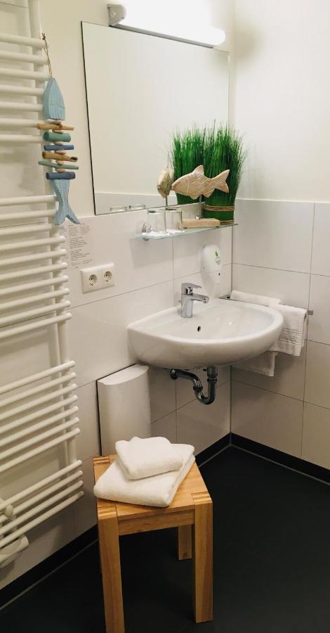 Pension Seecafe Zarrentin am Schaalsee エクステリア 写真